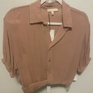 Taupe Promesa Small NWT cropped crepe blouse with front button closure.